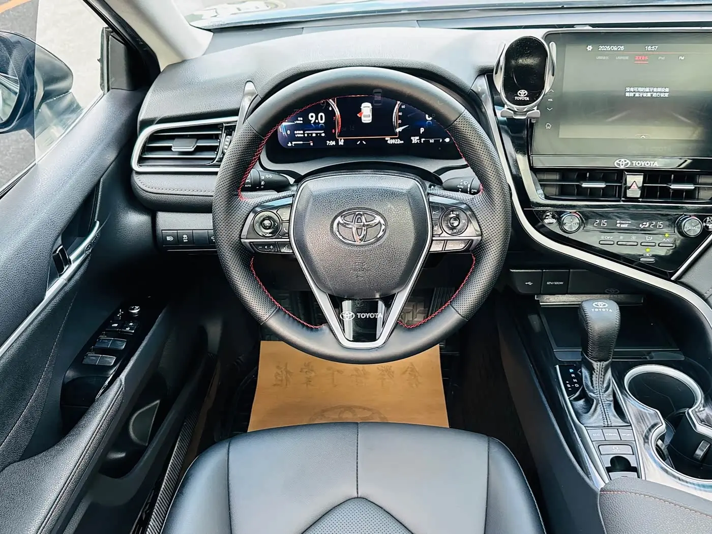 Toyota Camry 2023 — Фото 19/20