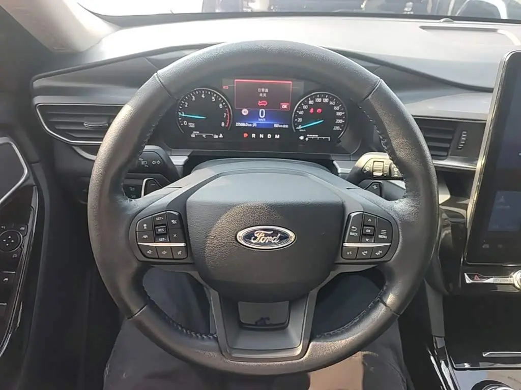 Ford Explorer 2022 — Фото 11/20