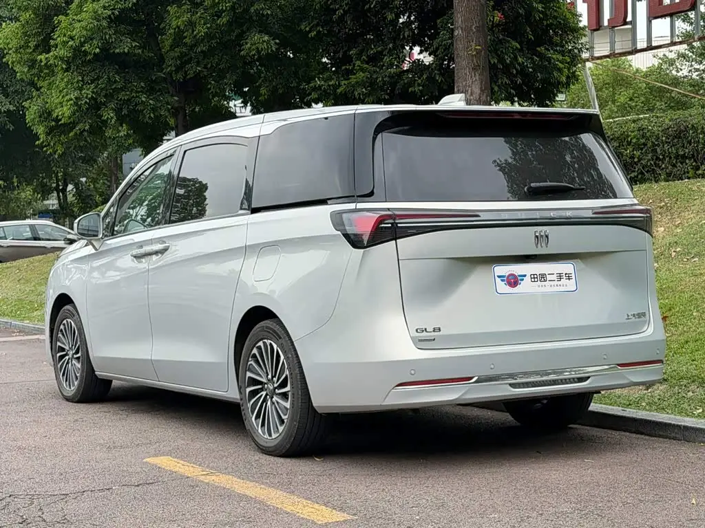 Buick GL8 New Energy 2025 — Photo 4/14