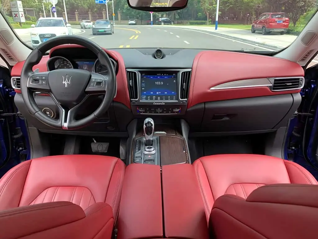 Maserati Levante 2017 — Фото 10/20