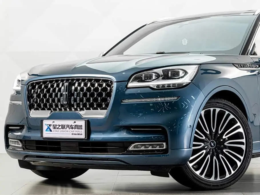 Lincoln Aviator 2023 — Photo 2/20
