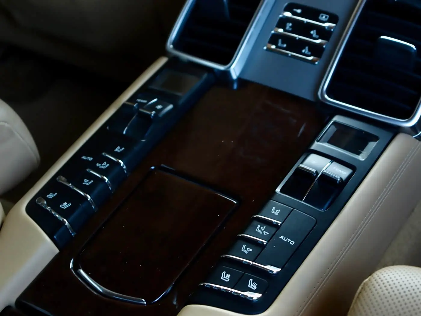 Porsche Panamera 2010 — Photo 12/13