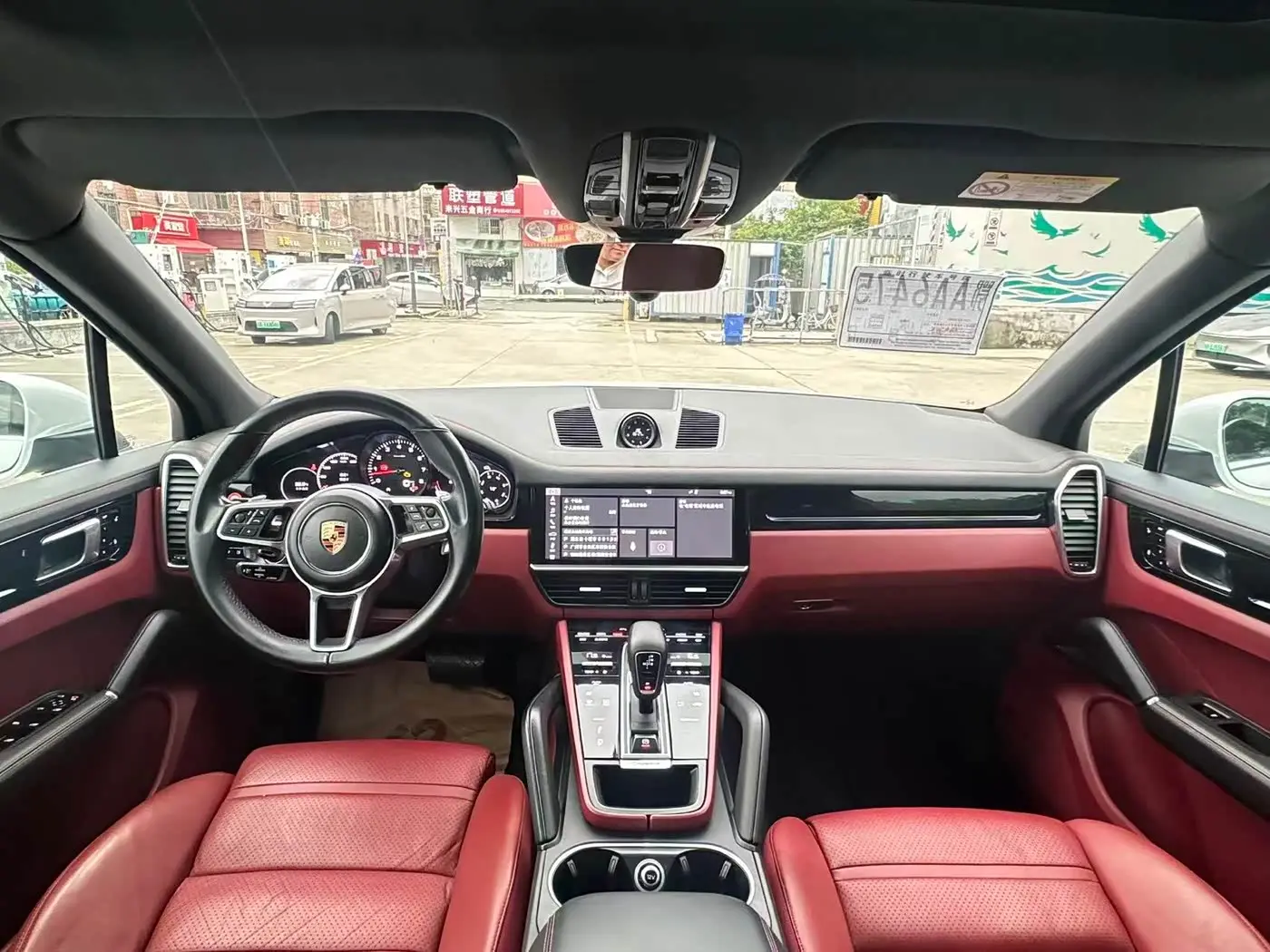 Porsche Cayenne 2018 — Photo 9/9