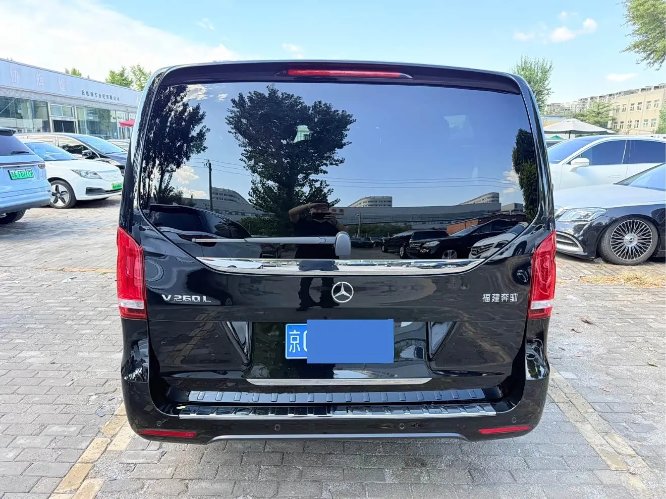 Mercedes-Benz V-Class 2022 — Photo 19/20