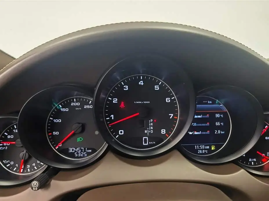 Porsche Cayenne 2018 — Photo 13/19