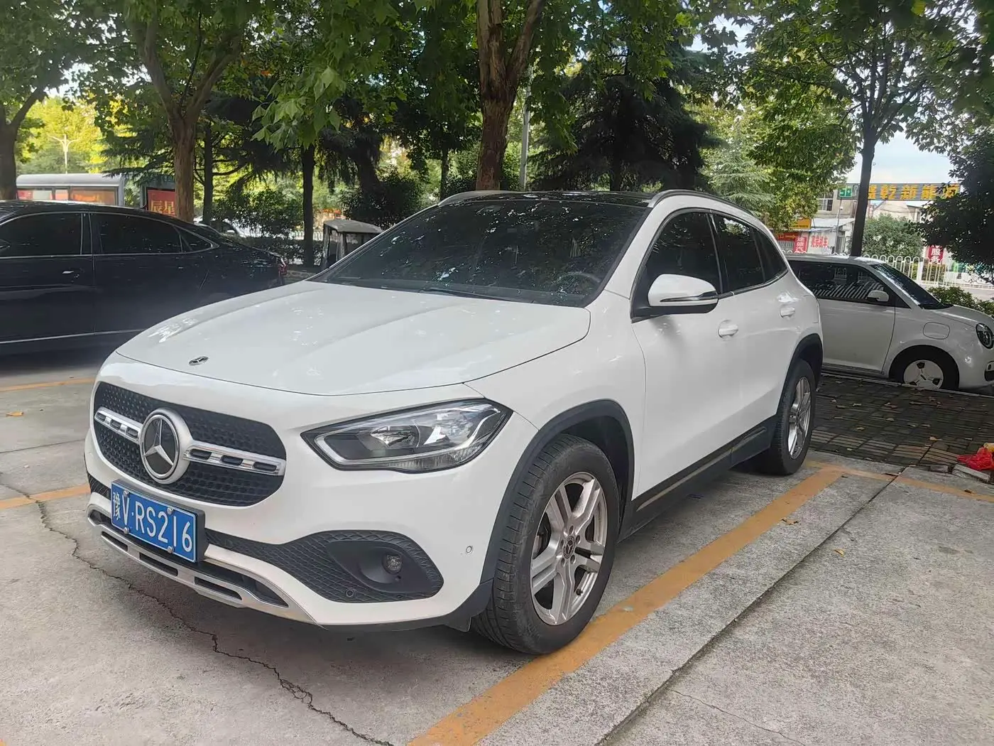 Mercedes-Benz GLA 2021 — Photo 1/10