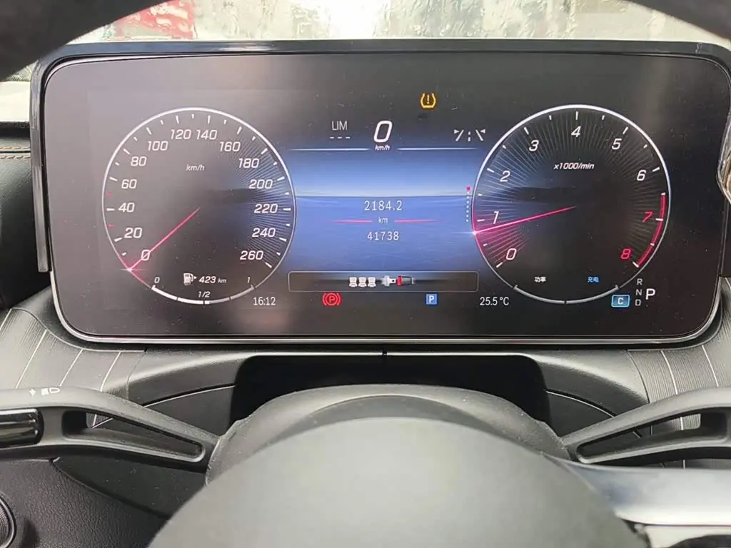Mercedes-Benz C-Class 2023 — Фото 4/13