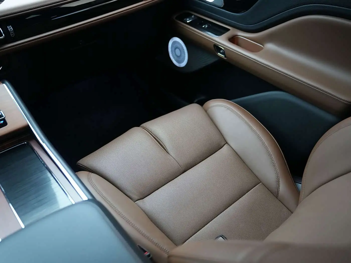 Lincoln Aviator 2023 — ფოტო 11/20