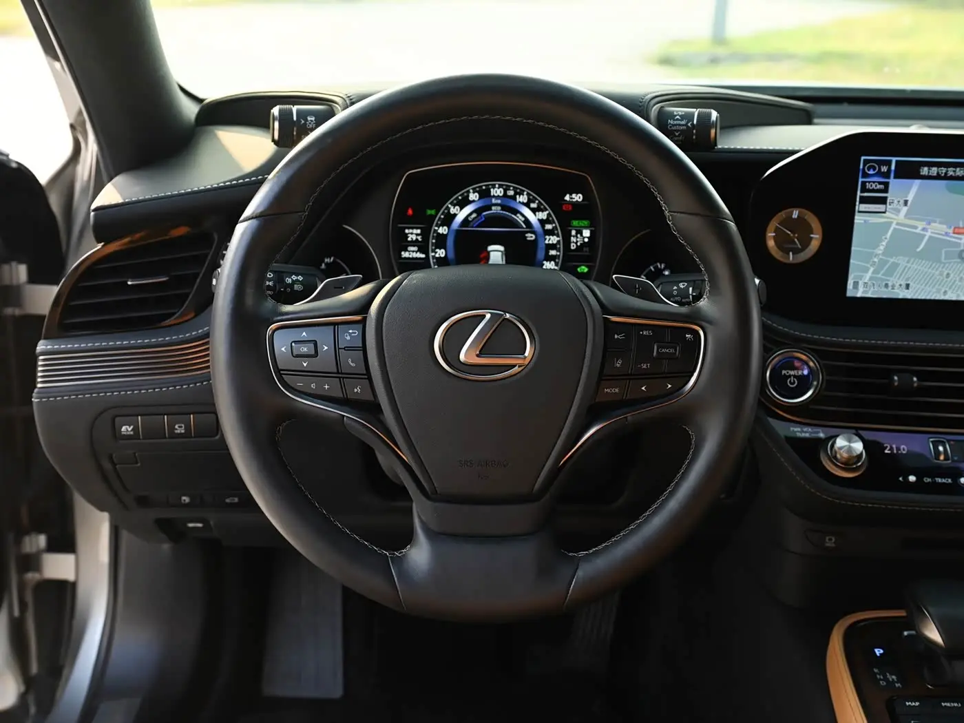 Lexus LS 2021 — ფოტო 8/19