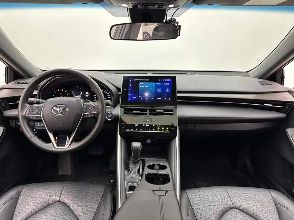 Toyota Avalon 2023 — Фото 10/15
