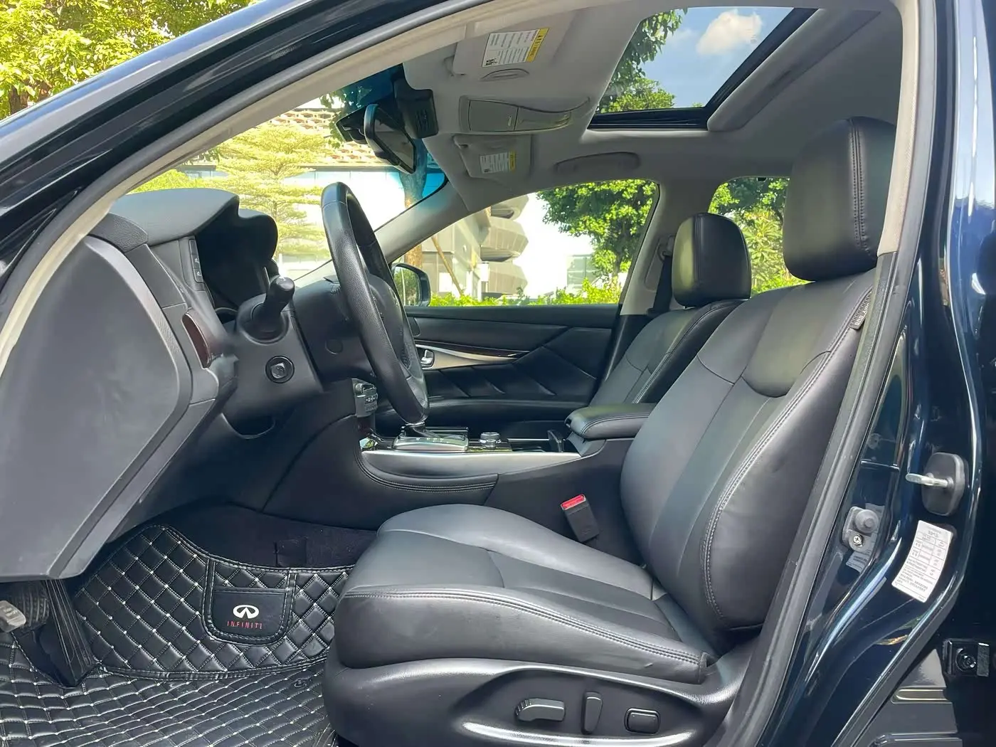Infiniti Q70 2018 — ფოტო 4/7