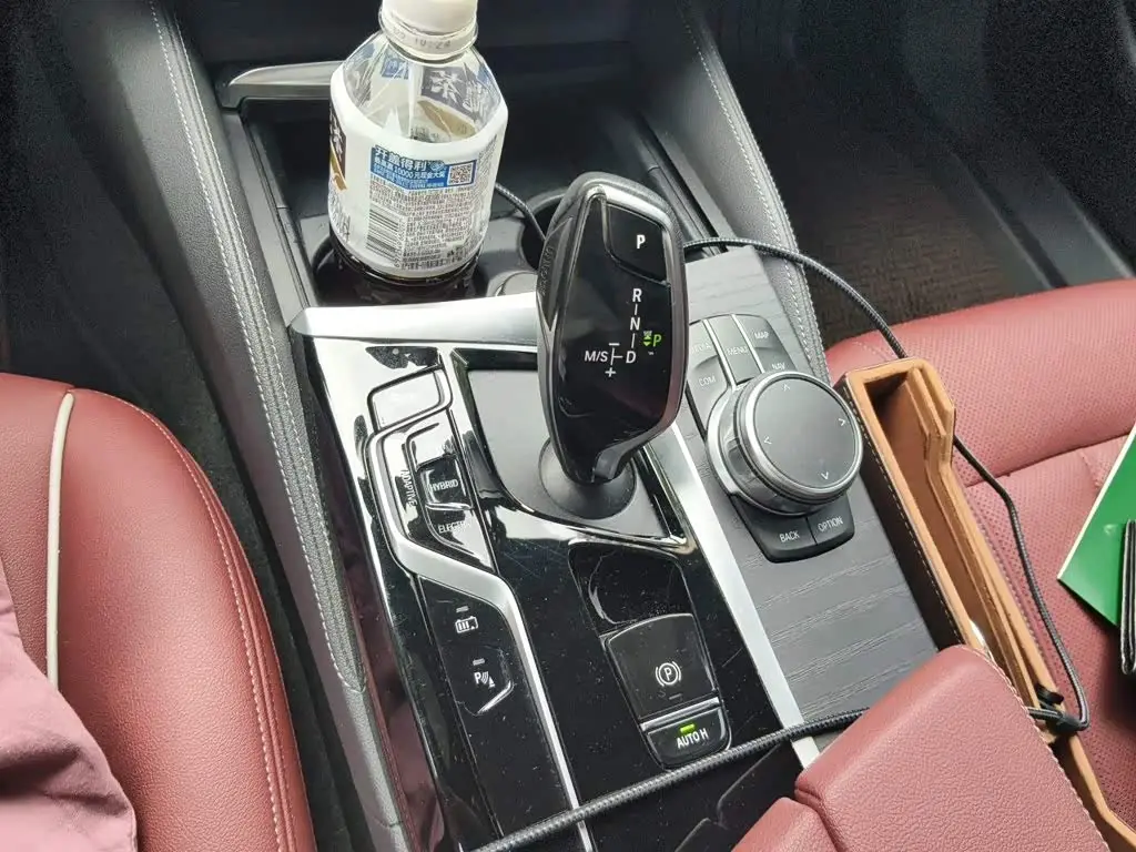 BMW 5 Series New Energy 2021 — Фото 15/20