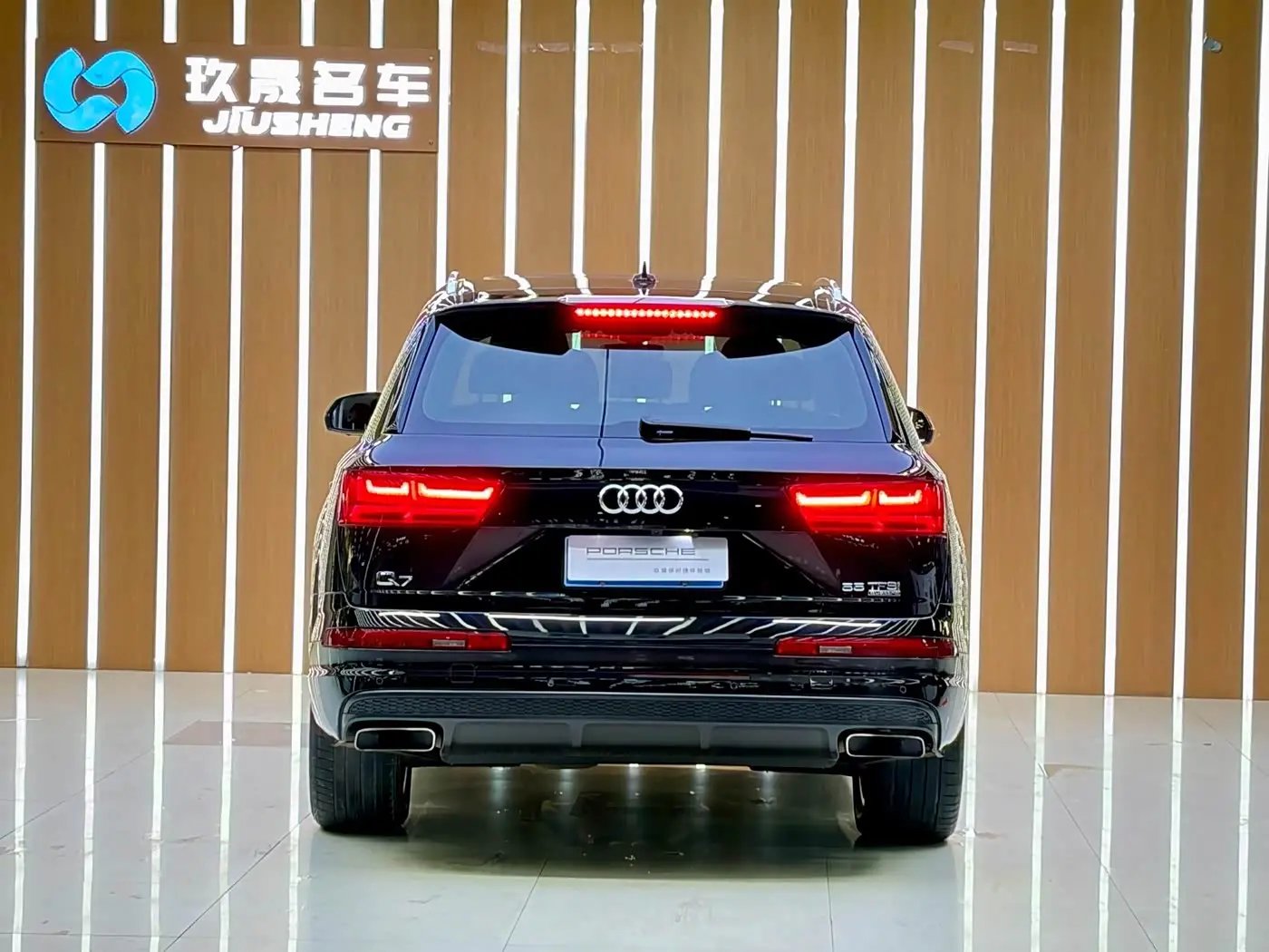Audi Q7 2019 — Фото 15/16