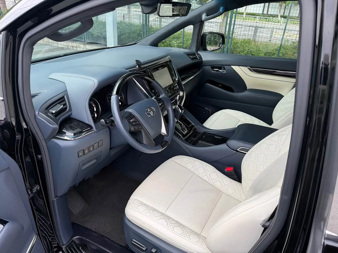 Toyota Vellfire 2021 — Şəkil 9/20