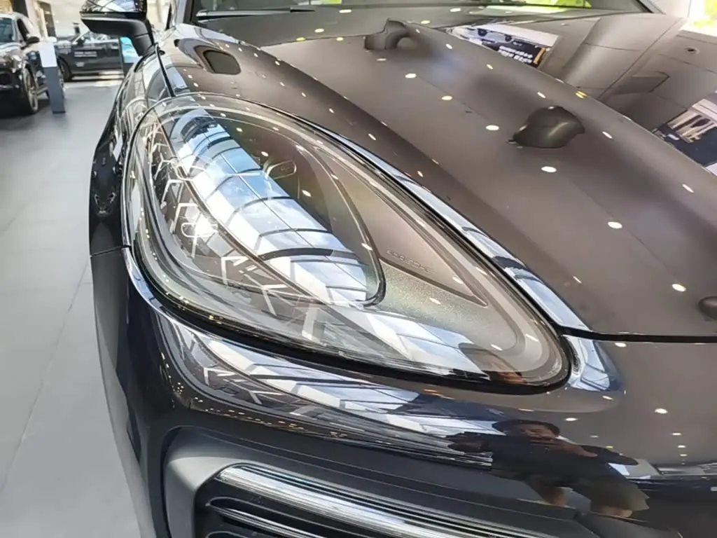 Porsche Cayenne 2022 — Photo 13/20