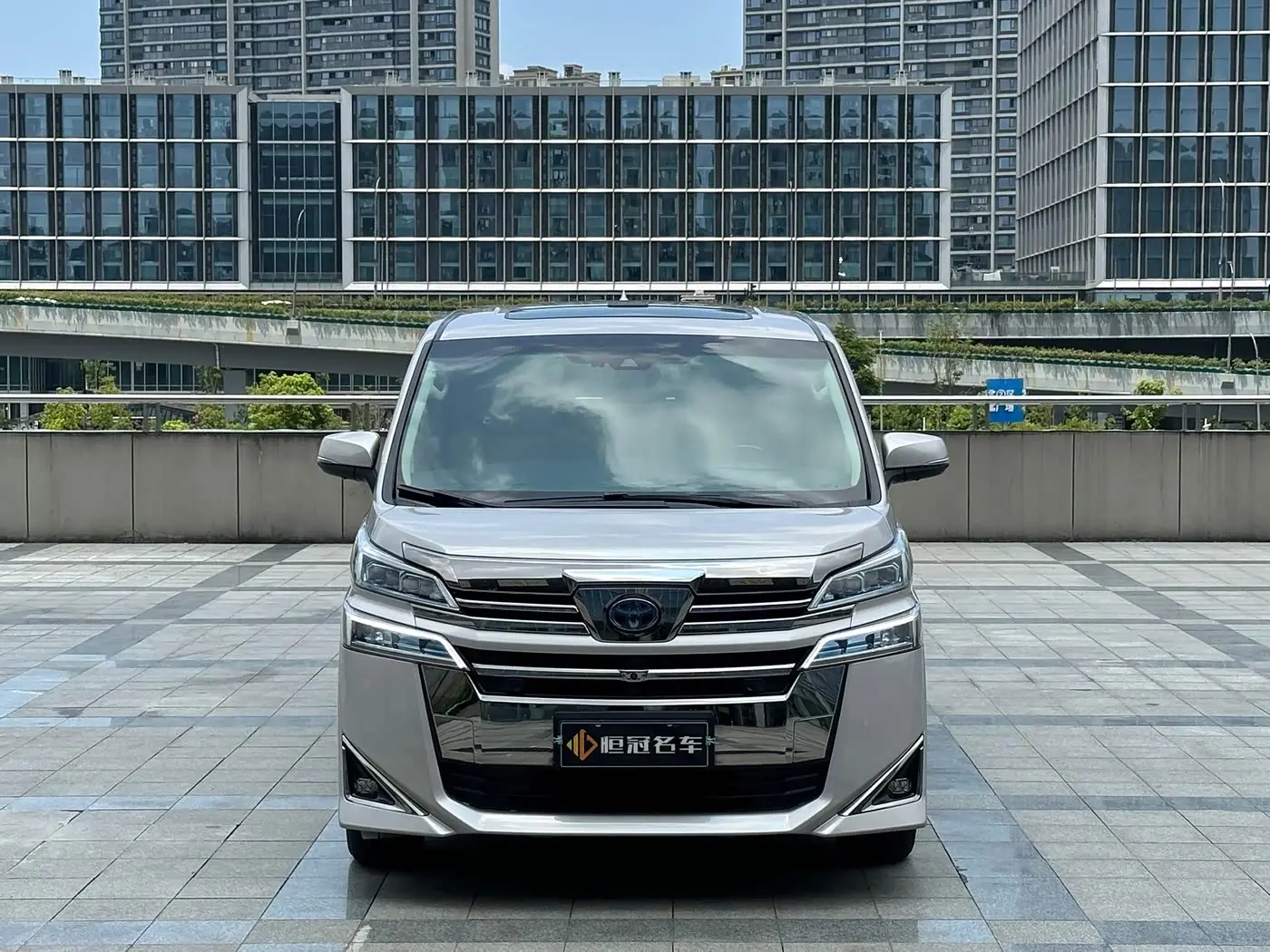 Toyota Vellfire 2020 — Фото 2/13