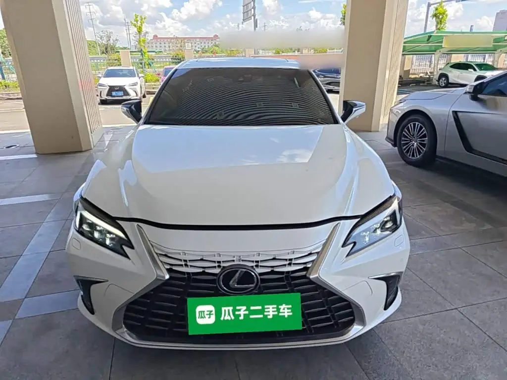 Lexus ES 2025 — Фото 3/20