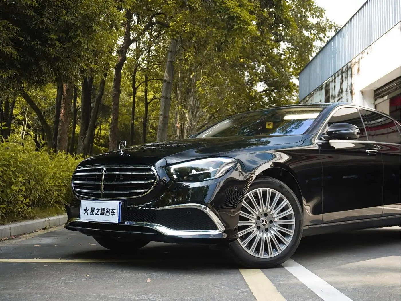 Mercedes-Benz E-Class 2021 — Фото 9/20