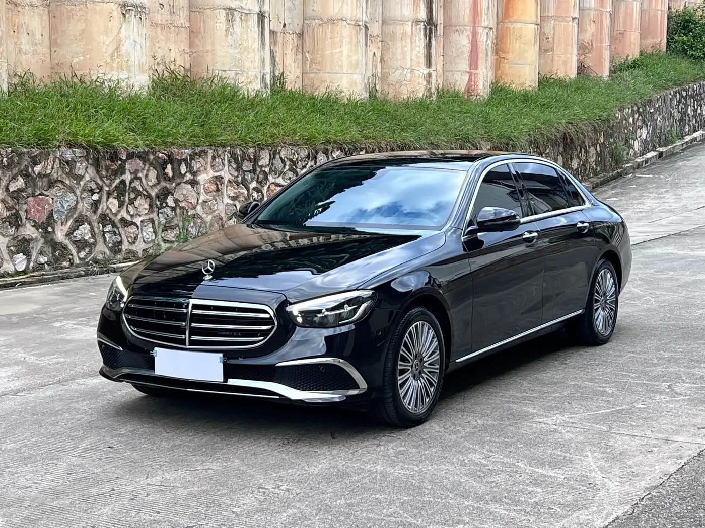 Mercedes-Benz E-Class 2023 — ფოტო 1/9