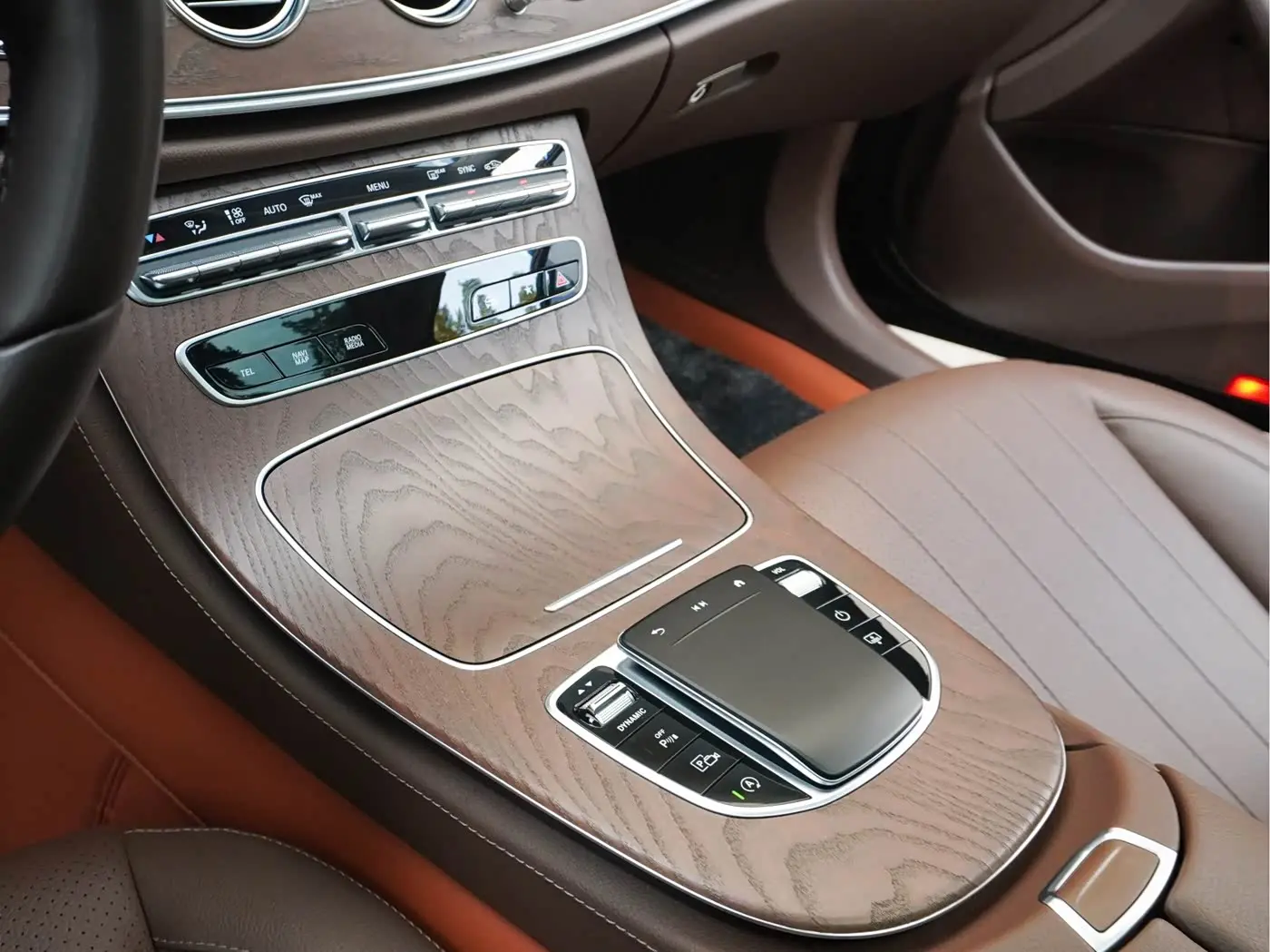 Mercedes-Benz E-Class 2021 — Фото 15/20
