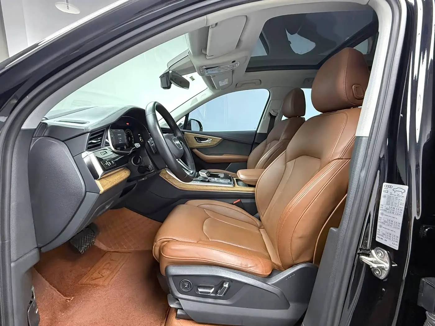 Audi Q7 2021 — Photo 4/9