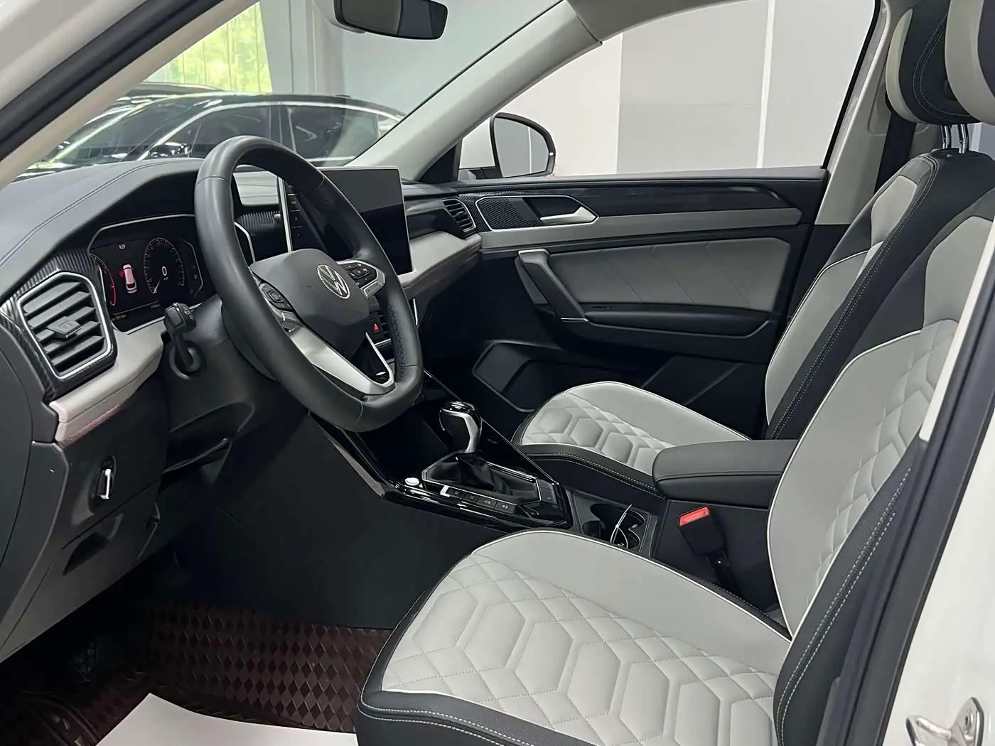 Volkswagen Tayron 2023 — Photo 8/20
