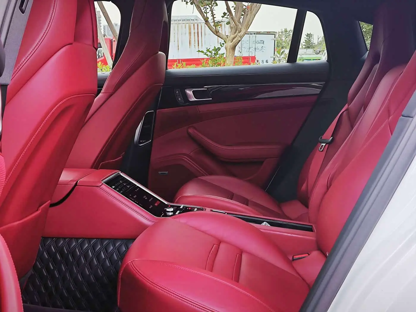 Porsche Panamera New Energy 2023 — Şəkil 17/19