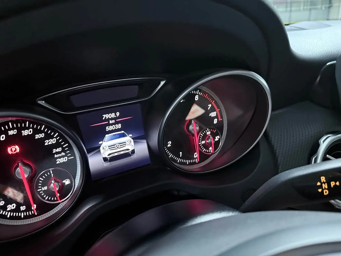 Mercedes-Benz GLA 2019 — ფოტო 4/20