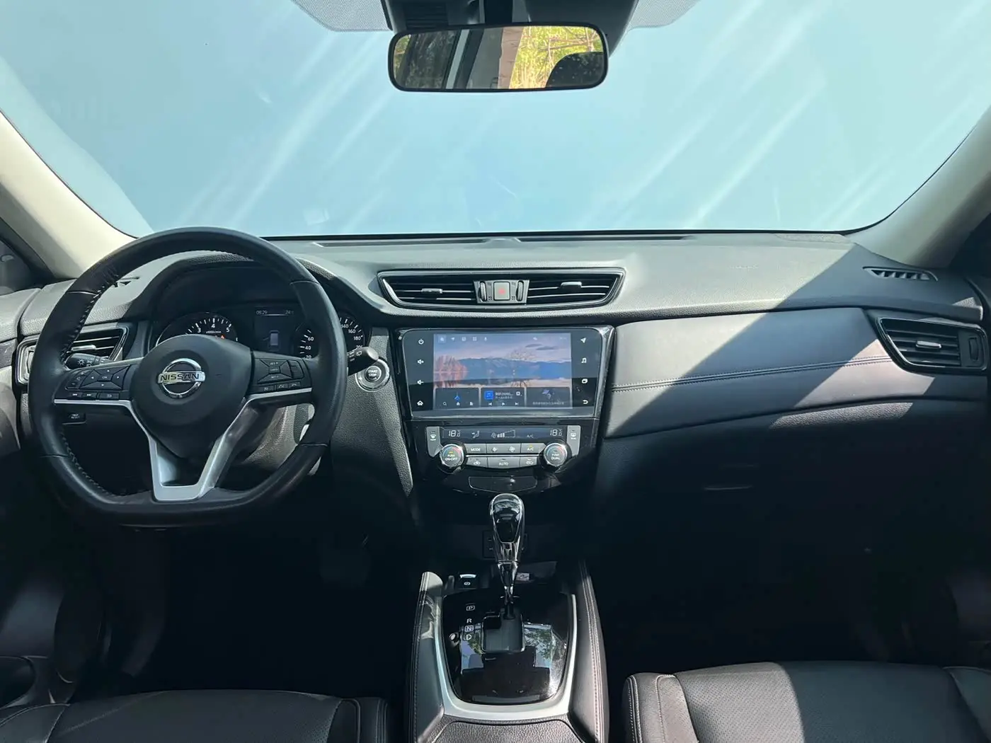 Nissan X-Trail 2022 — Photo 5/9