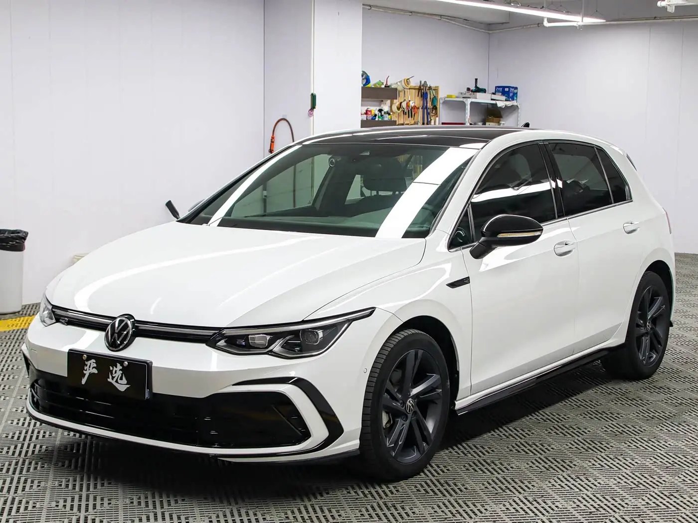 Volkswagen Golf 2021 — Photo 1/20