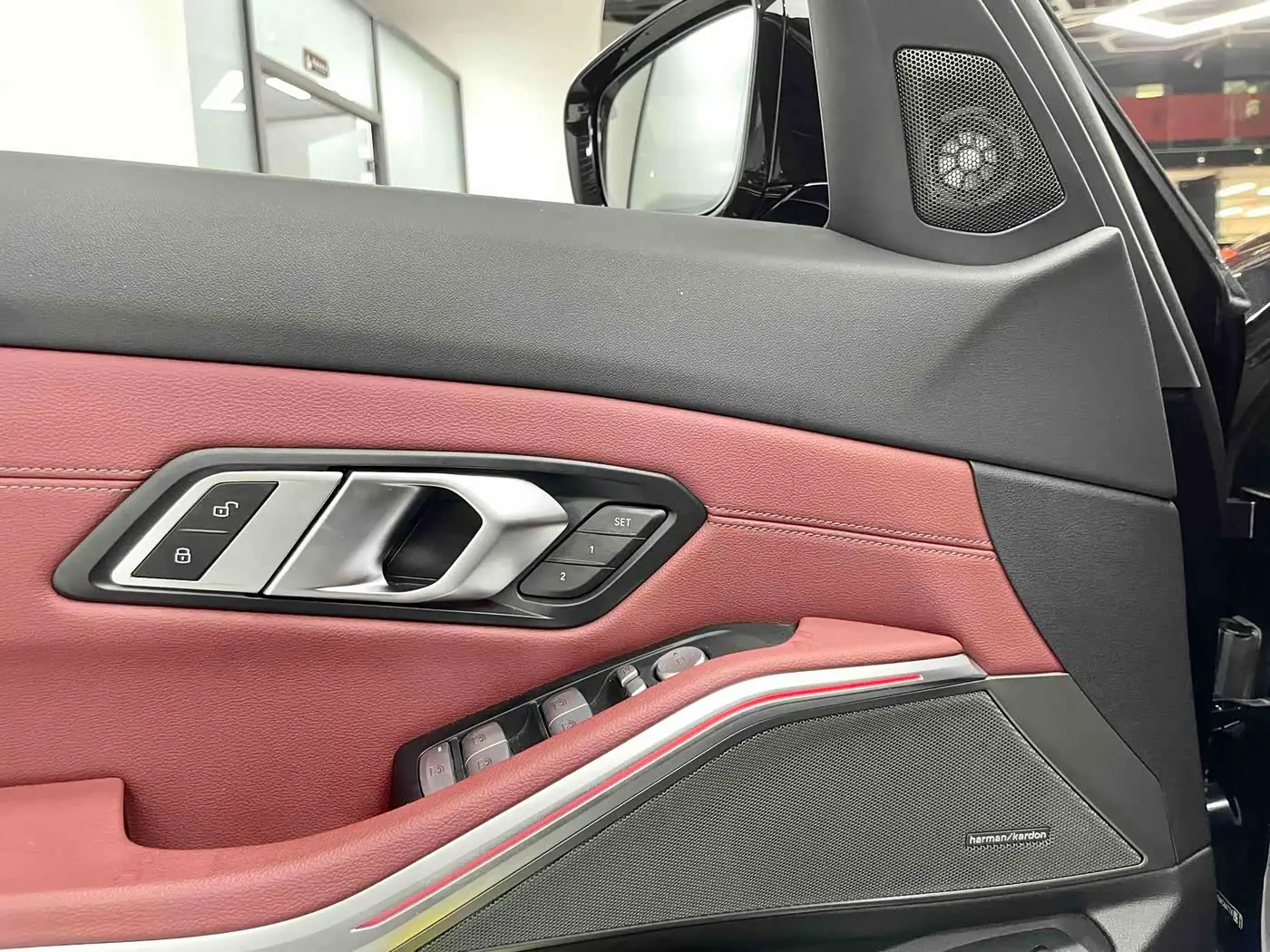 BMW 3 Series 2025 — Photo 10/20