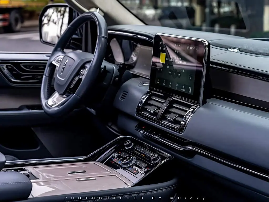 Lincoln Navigator 2020 — Фото 6/18