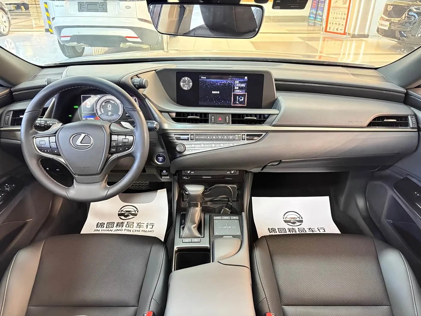 Lexus ES 2020 — Photo 12/19