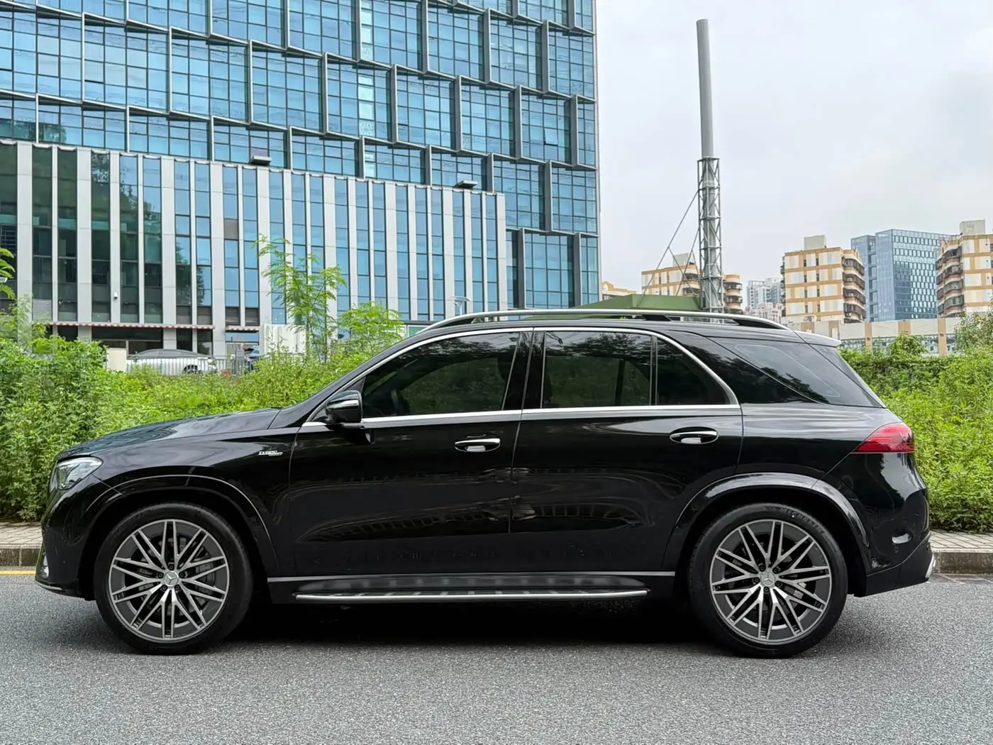 Mercedes-Benz GLE AMG 2023 — Фото 4/20