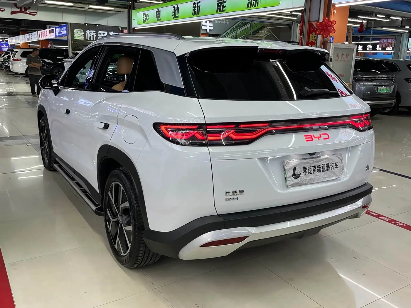 BYD Song L DM-i 2025 — Photo 4/17