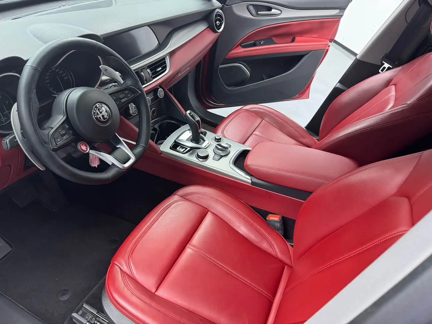 Alfa Romeo Stelvio 2020 — Фото 3/9