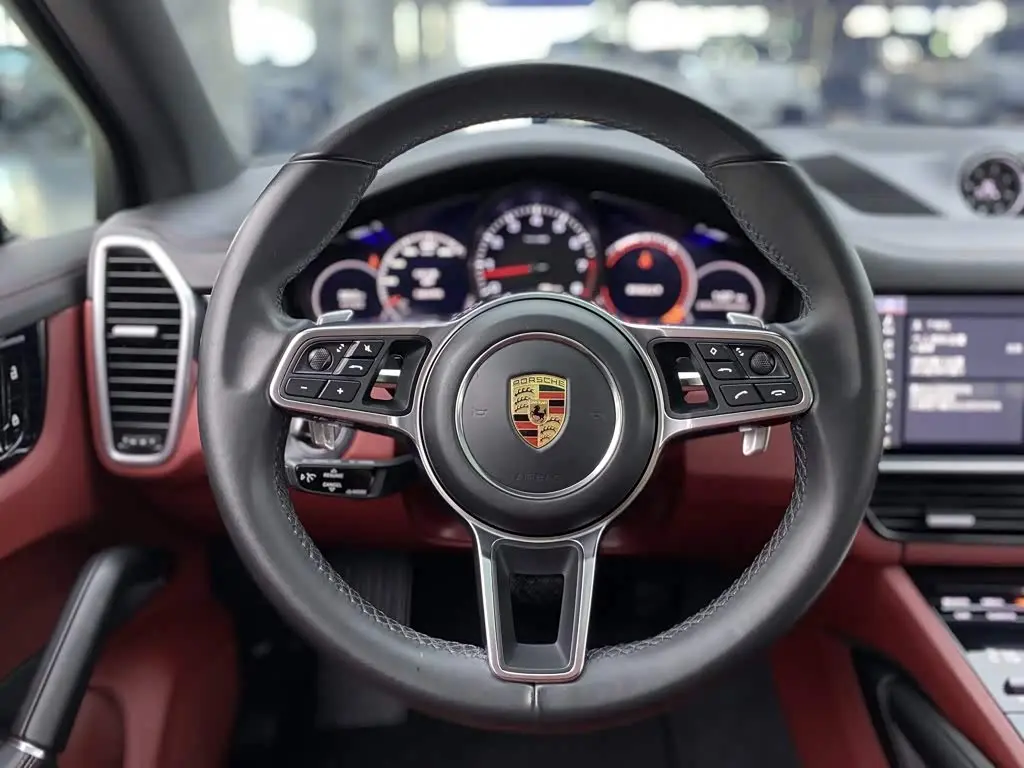 Porsche Cayenne 2019 — Фото 13/20
