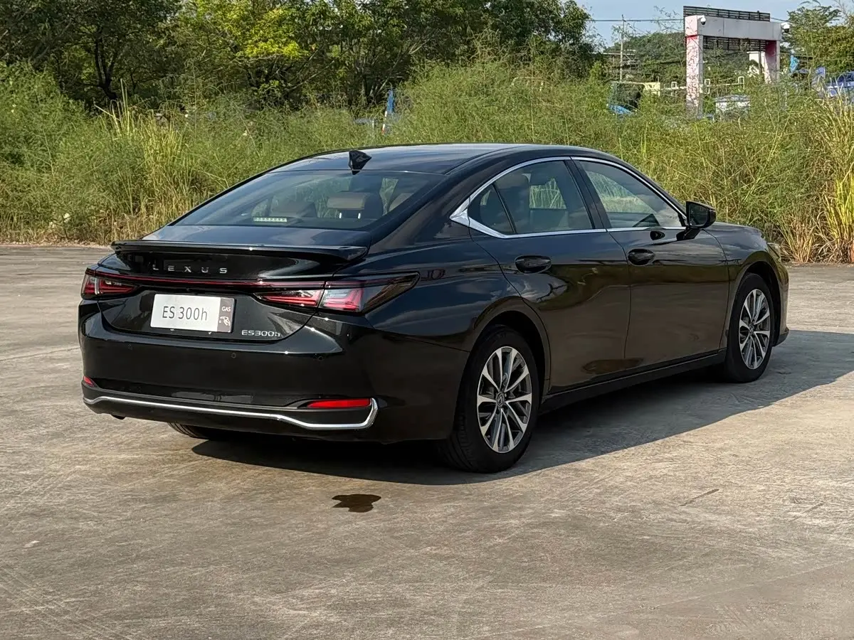 Lexus ES 2025 — Фото 9/9