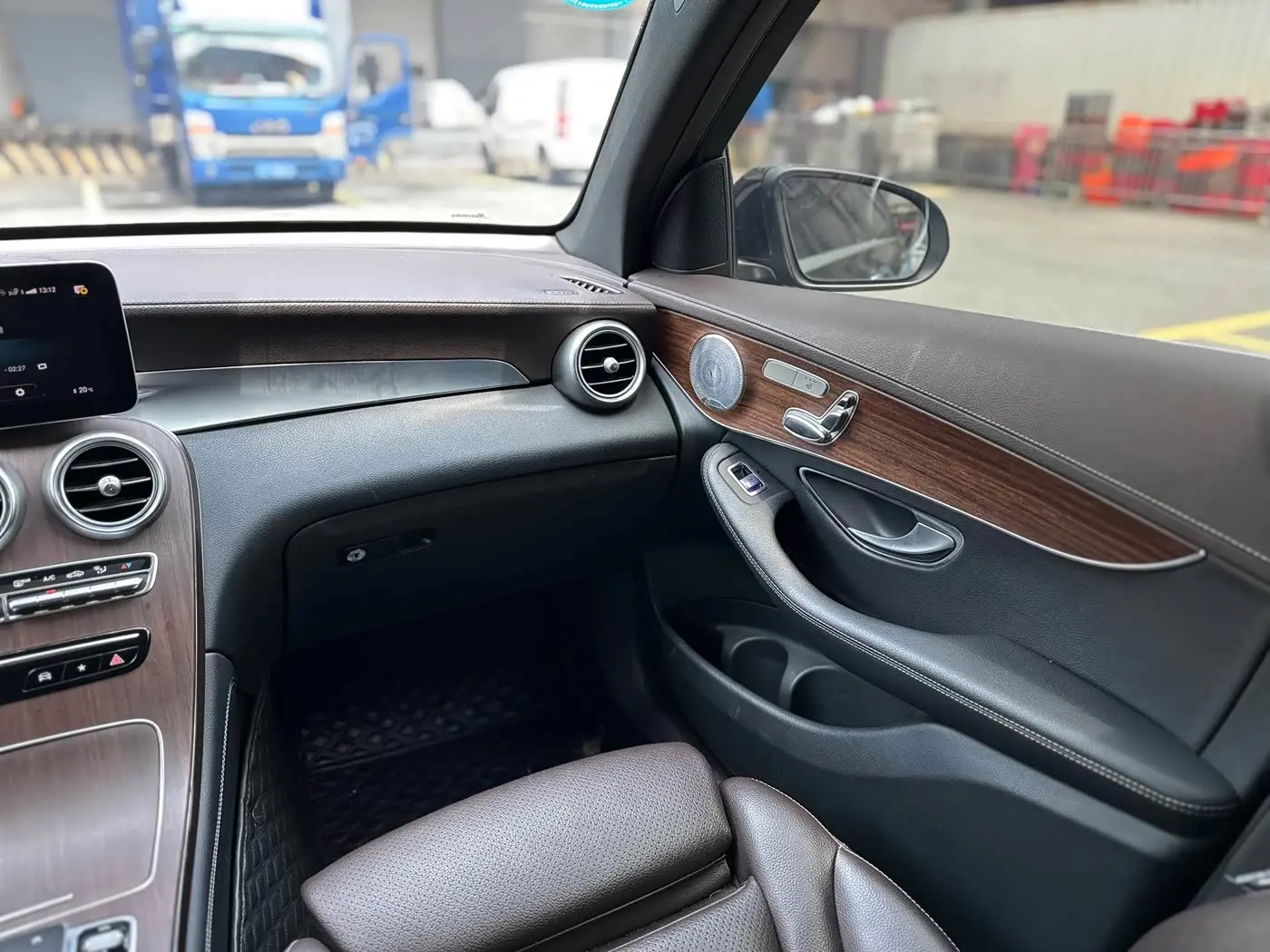 Mercedes-Benz GLC 2020 — Photo 15/20