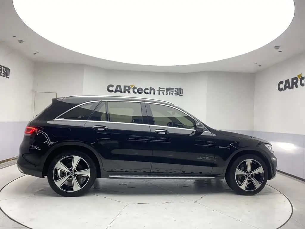Mercedes-Benz GLC 2023 — Фото 4/20