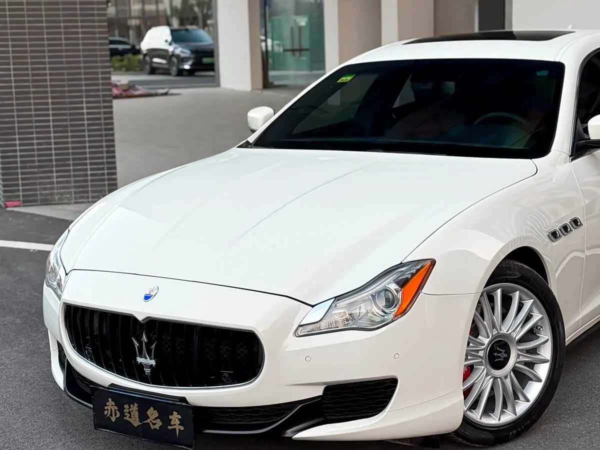 Maserati Quattroporte 2015 — Şəkil 11/20