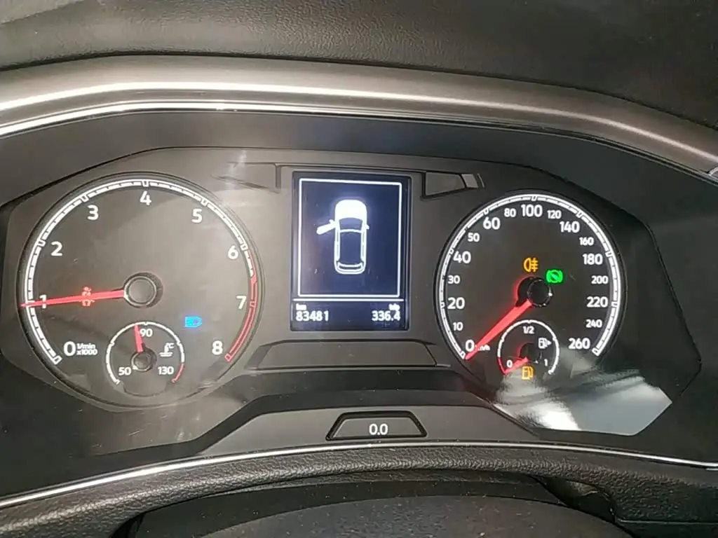 Volkswagen T-ROC 2023 — Photo 12/20