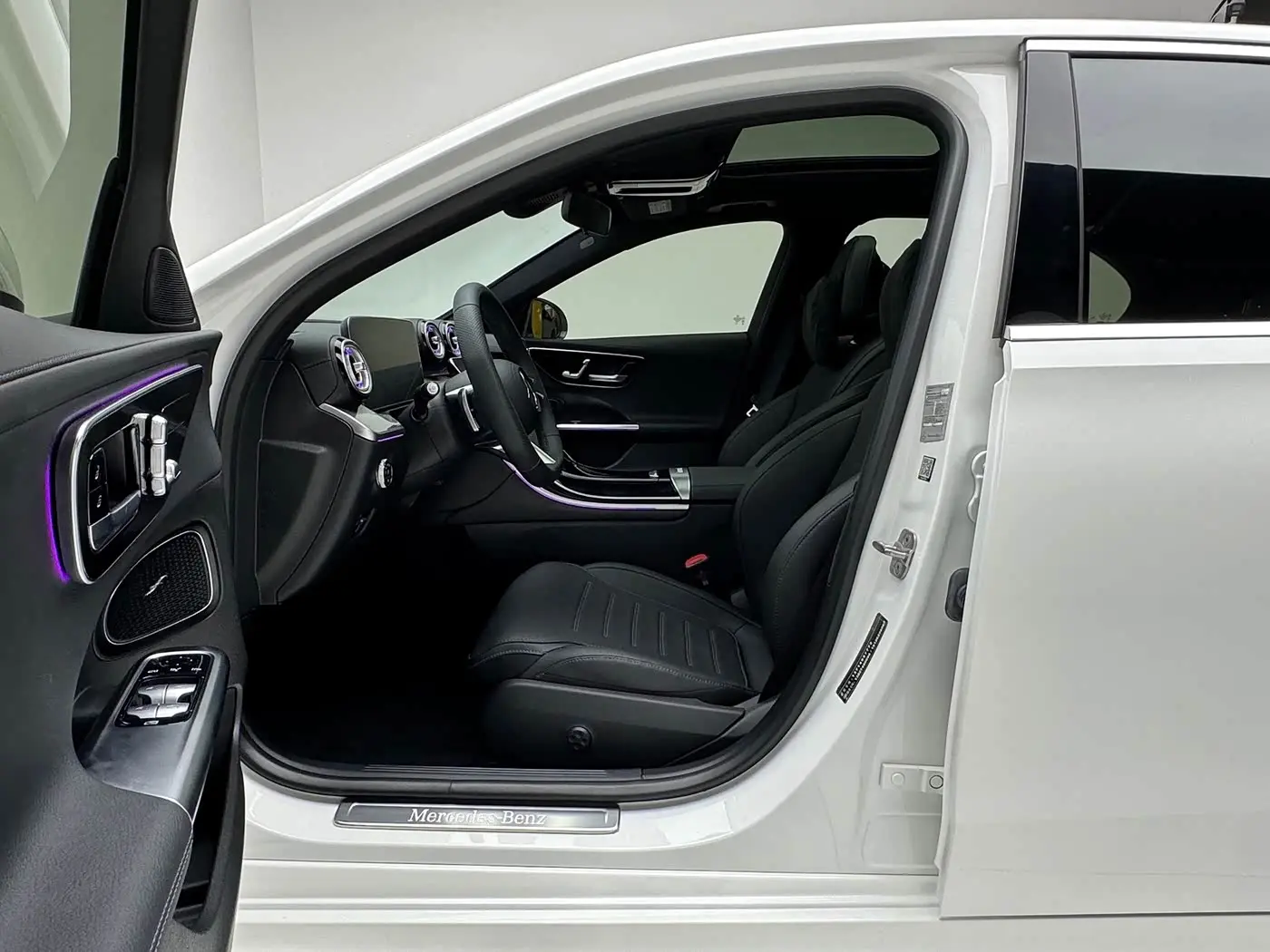Mercedes-Benz C-Class 2024 — Фото 7/20