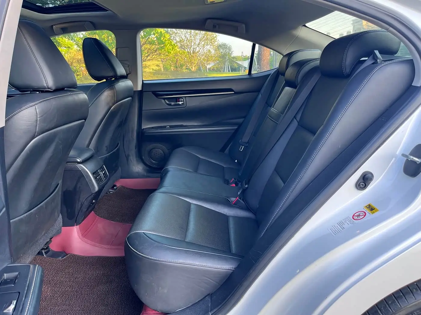 Lexus ES 2015 — Photo 10/19