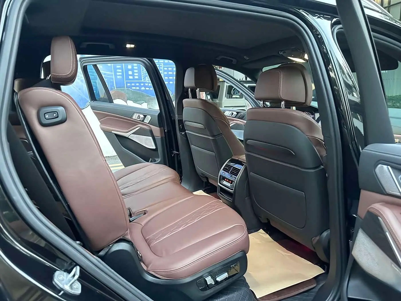 BMW X7 2020 — Photo 14/20