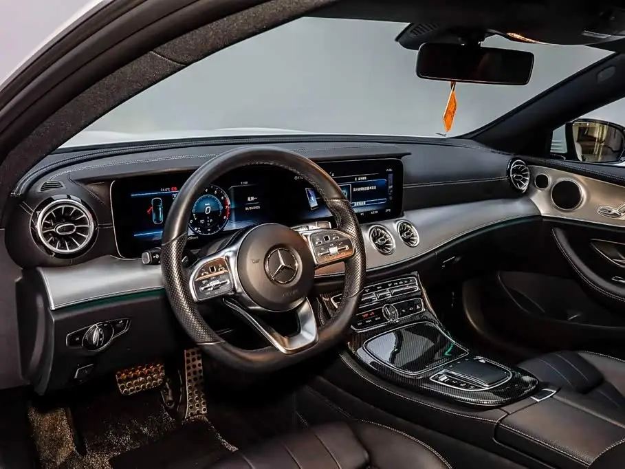 Mercedes-Benz E-Class 2019 — Photo 10/20