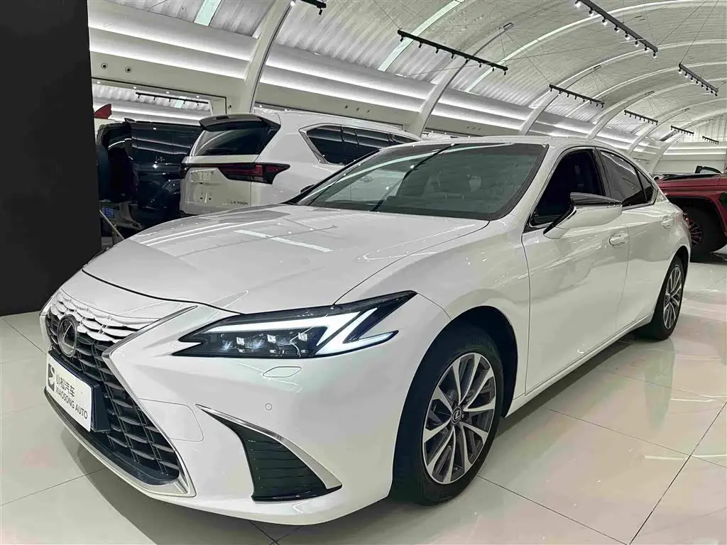 Lexus ES 2026 — Photo 1/20