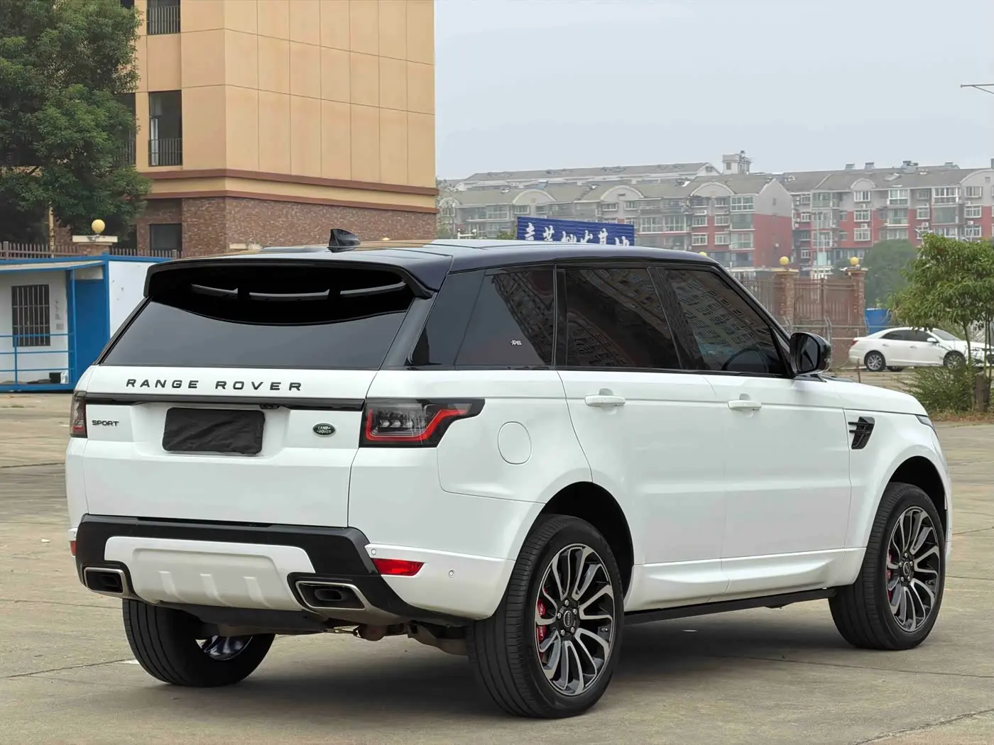 Land Rover Range Rover Sport 2021 — Фото 7/9