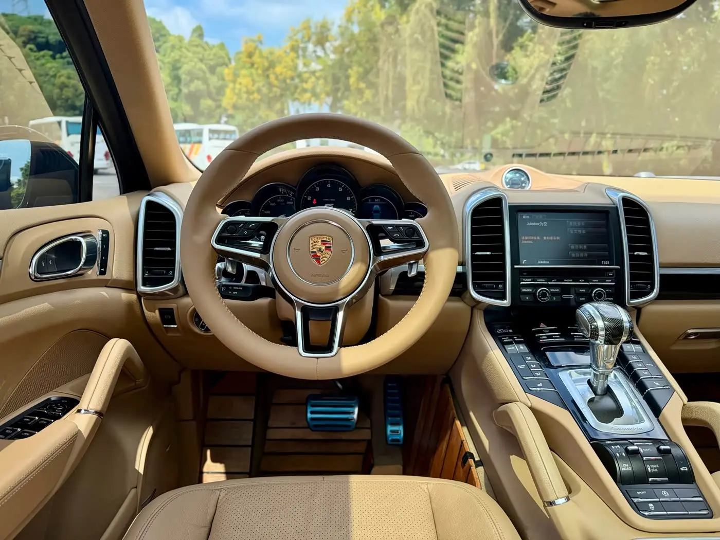 Porsche Cayenne 2015 — Photo 8/19