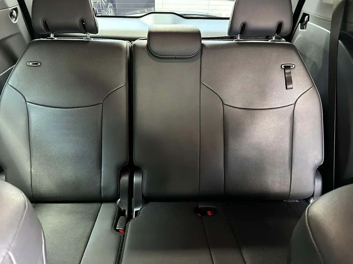 Toyota Sienna 2022 — Фото 16/18